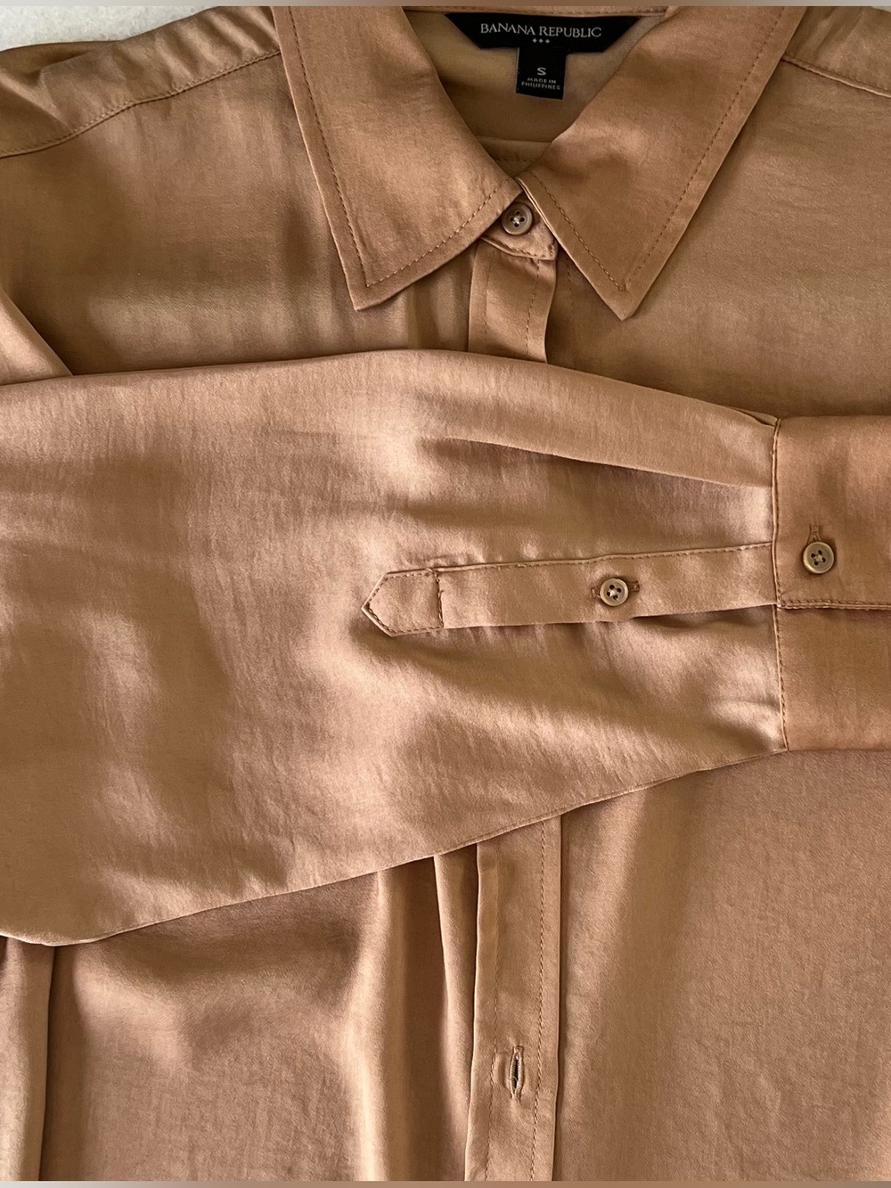 Banana Republic Women’s Brown Button-Down Shirt - Picture 3 of 5